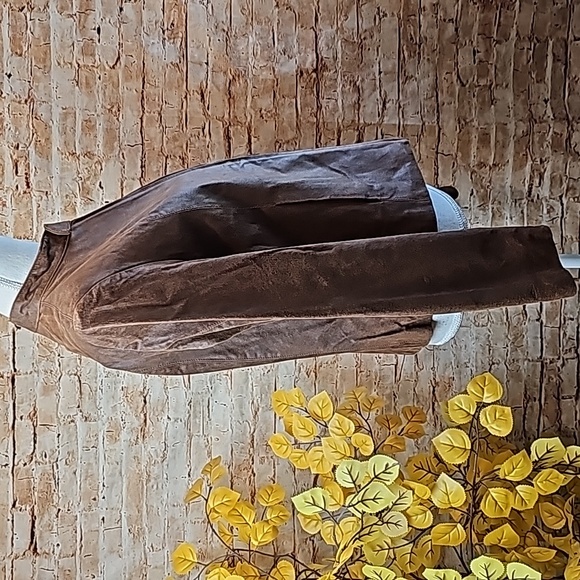 VINTAGE ARMANI COLLEZIONE BROWN DISTRESSED LEATHER ZIP-UP JACKET - Picture 8 of 16